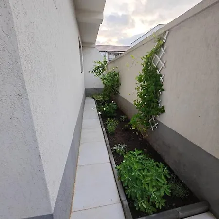 Vila Onix וילה Năvodari